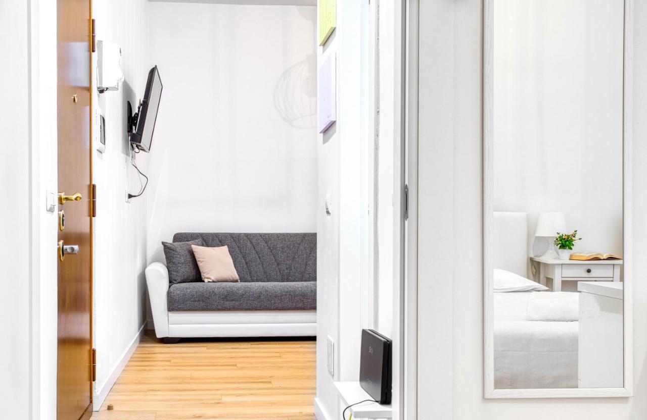 Apartamento Joivy Warm And Inviting Flat With Balcony Milán Exterior foto